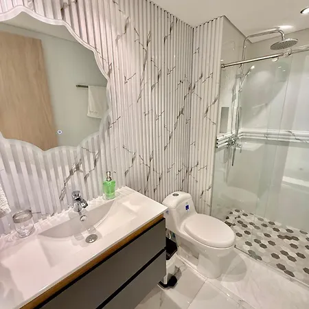 Luxury In Ii Apartment *